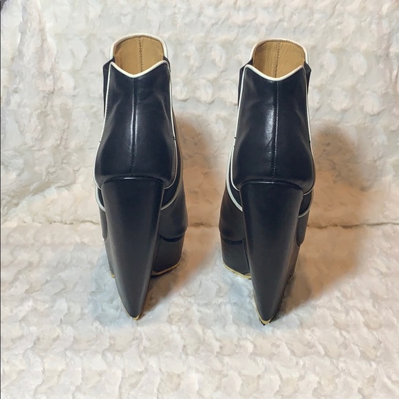 L.A.M.B Black leather point toe wedge - Picture 3 of 6